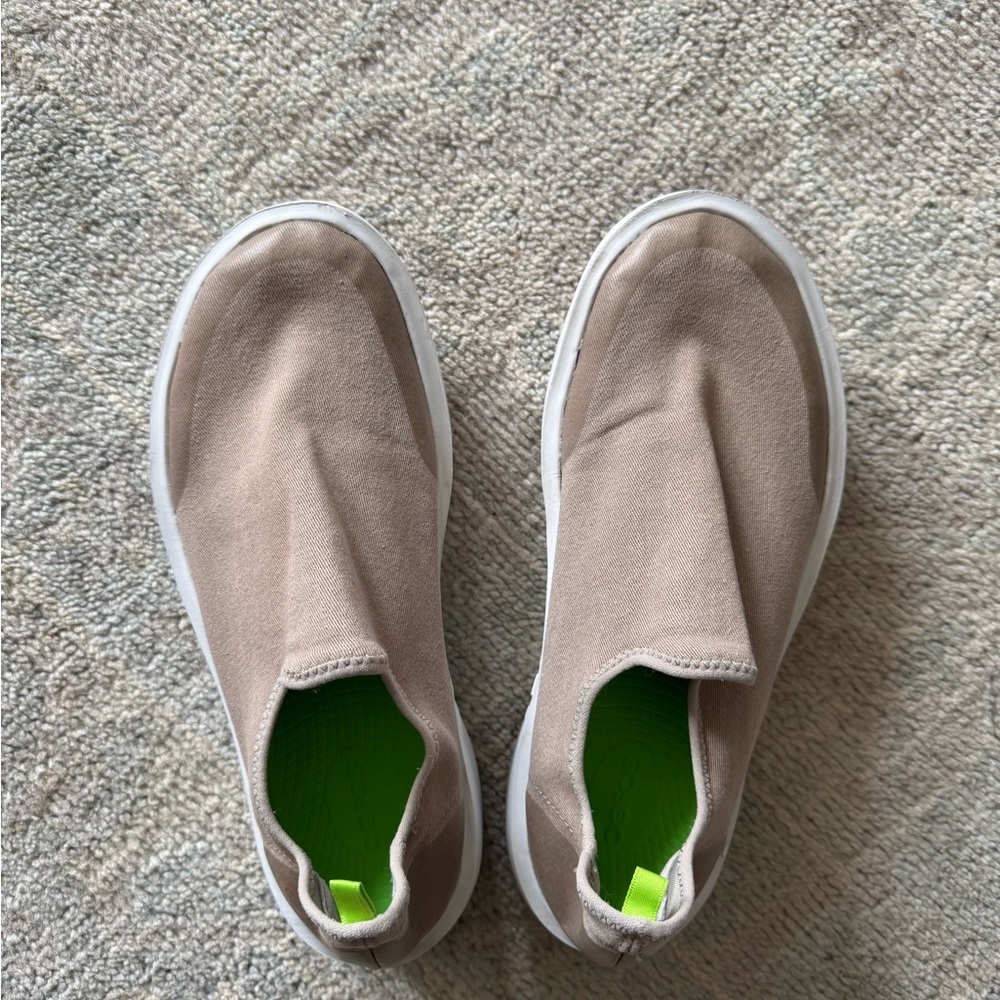 OOFOS Slip-On Athletic Shoes Beige with Neon Green Insole